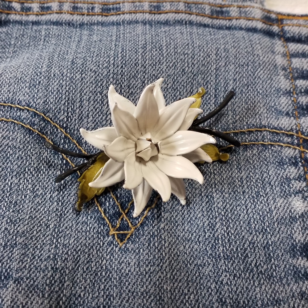 Signed CORO White Flower Enamel Brooch Pin